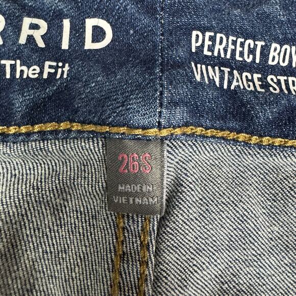 Torrid SHORT Perfect Boyfriend Mid Rise Medium Wash Ankle Stretch Denim Jeans - Picture 9 of 12